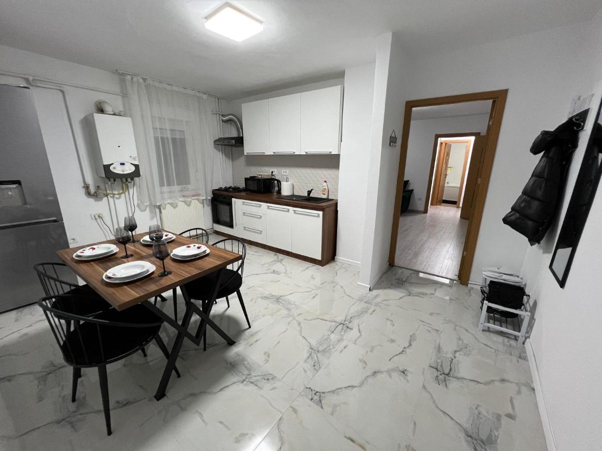Apartment Apartament Aproape De Iuliusmall *